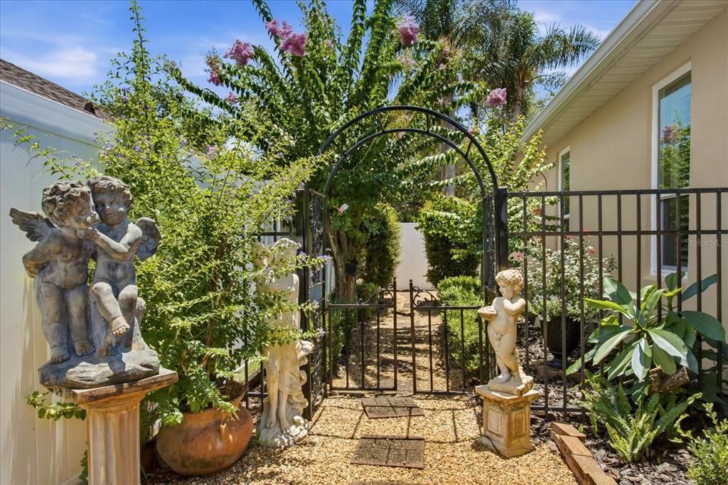 For Sale: $709,000 (5 beds, 4 baths, 3266 Square Feet)