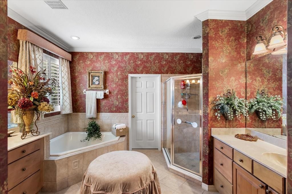 For Sale: $709,000 (5 beds, 4 baths, 3266 Square Feet)