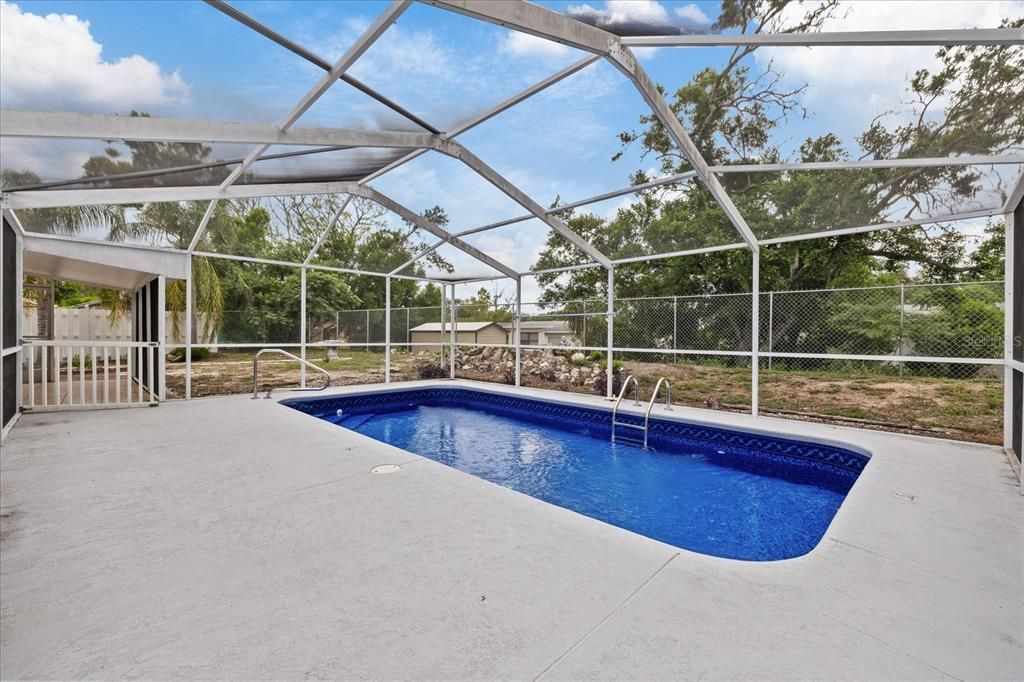 For Sale: $280,000 (2 beds, 1 baths, 1376 Square Feet)