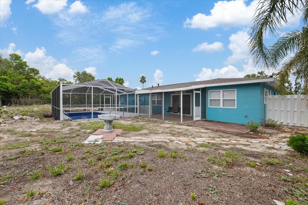 For Sale: $280,000 (2 beds, 1 baths, 1376 Square Feet)