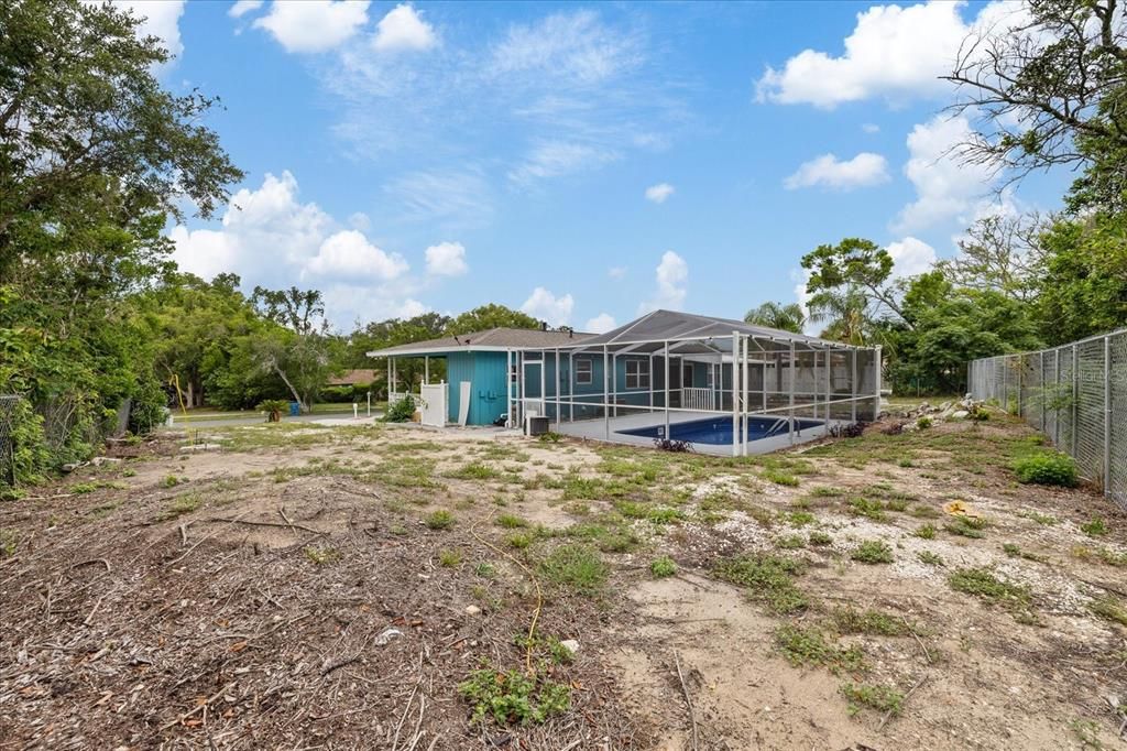 For Sale: $280,000 (2 beds, 1 baths, 1376 Square Feet)