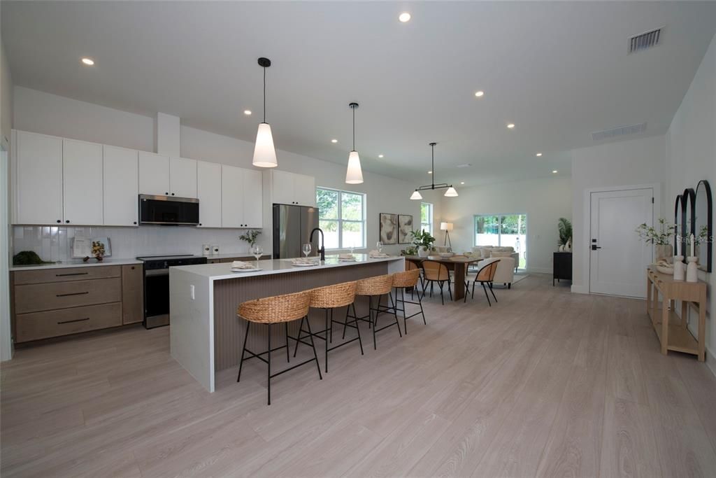 En Venta: $787,500 (4 camas, 2 baños, 1975 Pies cuadrados)