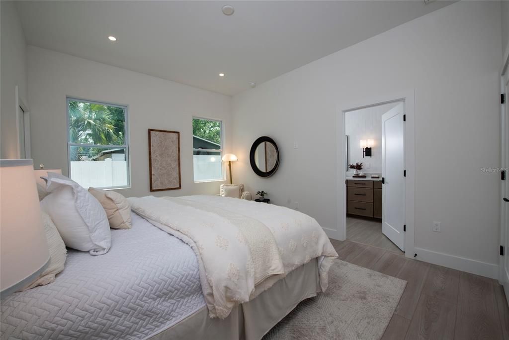 En Venta: $787,500 (4 camas, 2 baños, 1975 Pies cuadrados)