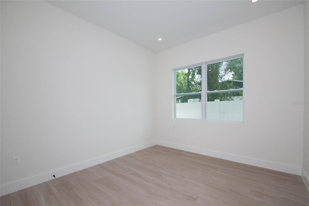 En Venta: $787,500 (4 camas, 2 baños, 1975 Pies cuadrados)