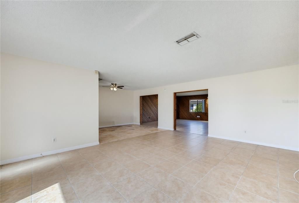 En Venta: $325,000 (2 camas, 2 baños, 1797 Pies cuadrados)