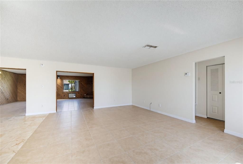 En Venta: $325,000 (2 camas, 2 baños, 1797 Pies cuadrados)