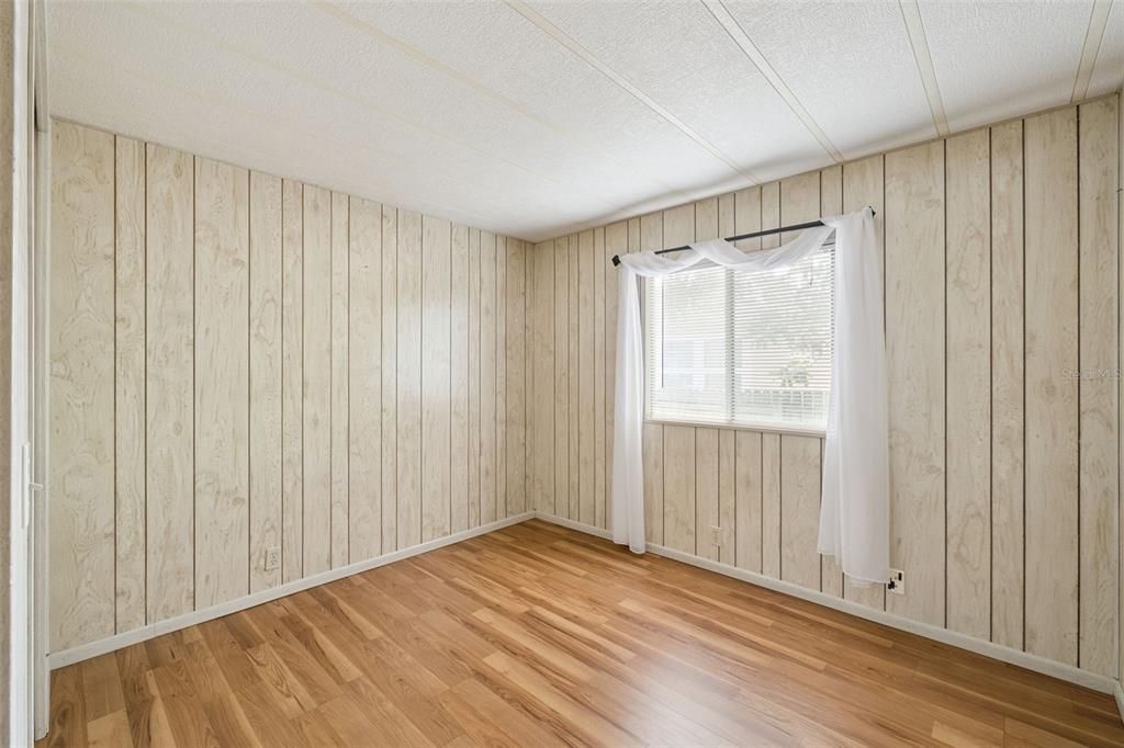 For Sale: $220,000 (2 beds, 2 baths, 1162 Square Feet)