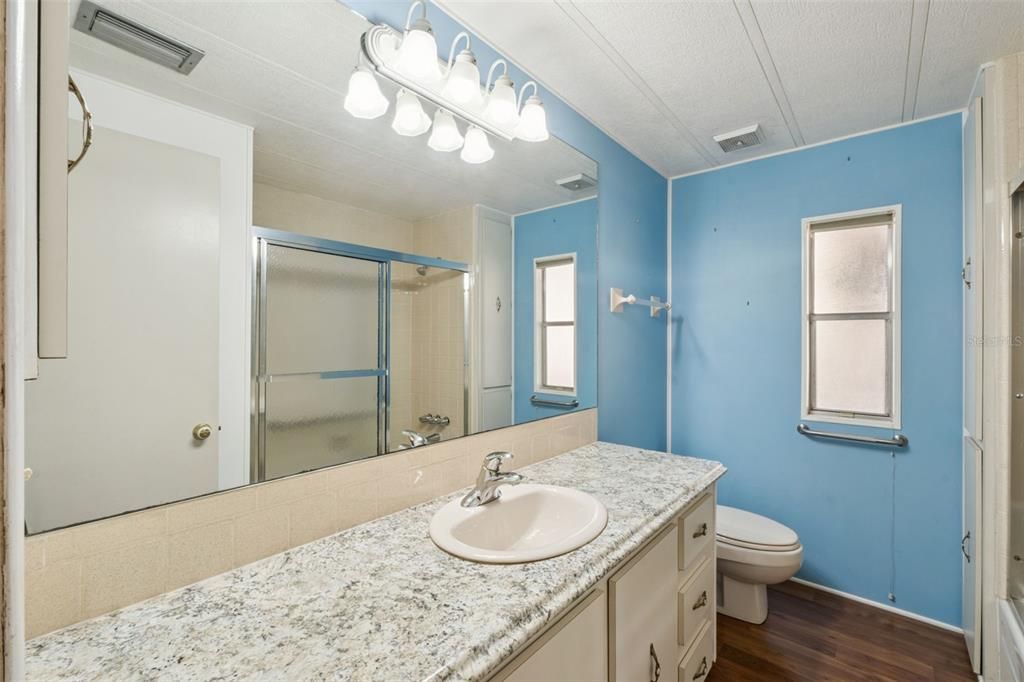 For Sale: $220,000 (2 beds, 2 baths, 1162 Square Feet)