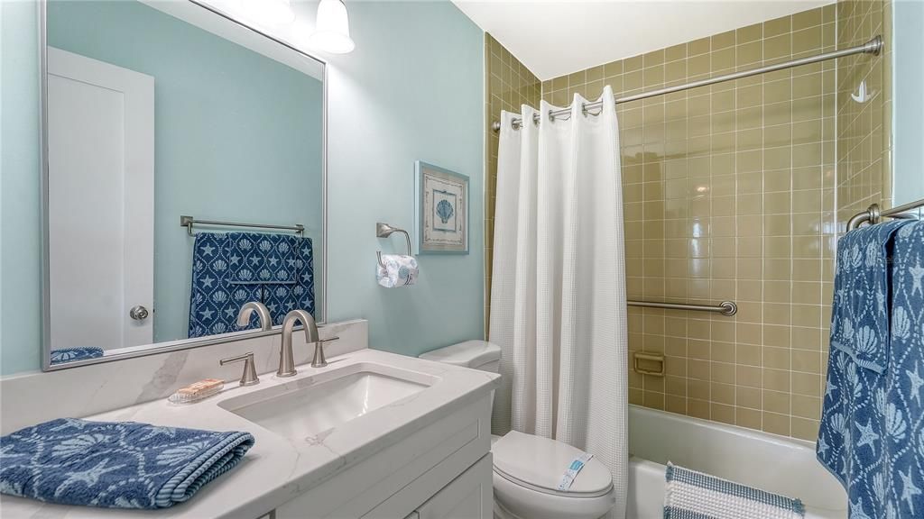 For Sale: $799,000 (1 beds, 1 baths, 871 Square Feet)