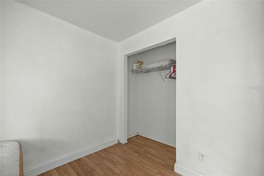 En Venta: $275,000 (4 camas, 2 baños, 1801 Pies cuadrados)