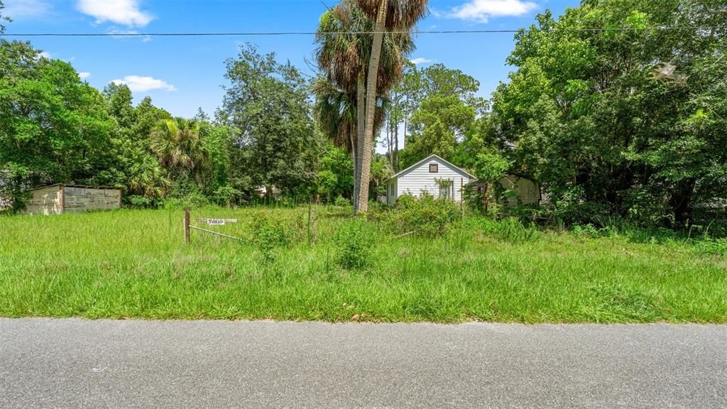 For Sale: $145,000 (2 beds, 1 baths, 950 Square Feet)