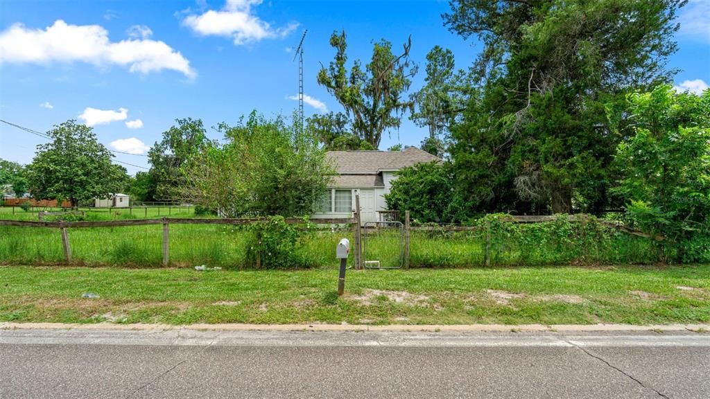 For Sale: $150,000 (2 beds, 1 baths, 1242 Square Feet)