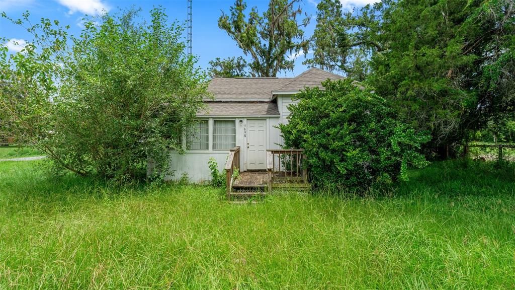 For Sale: $150,000 (2 beds, 1 baths, 1242 Square Feet)