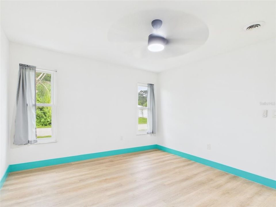 На продажу: $400,000 (3 спален, 2 ванн, 1356 Квадратных фут)