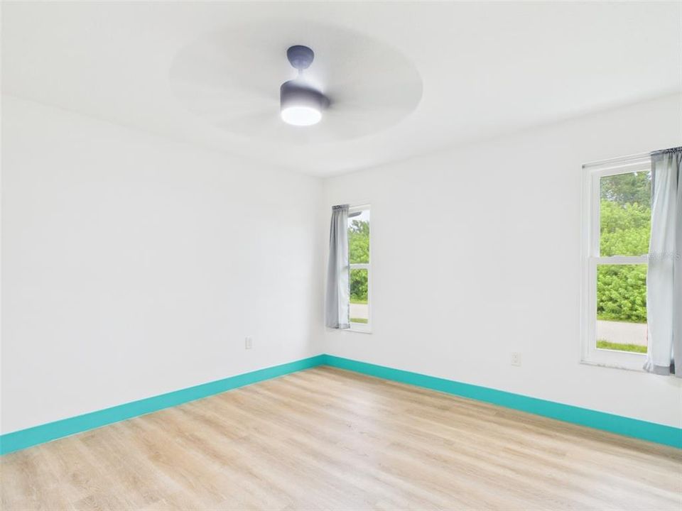 На продажу: $400,000 (3 спален, 2 ванн, 1356 Квадратных фут)