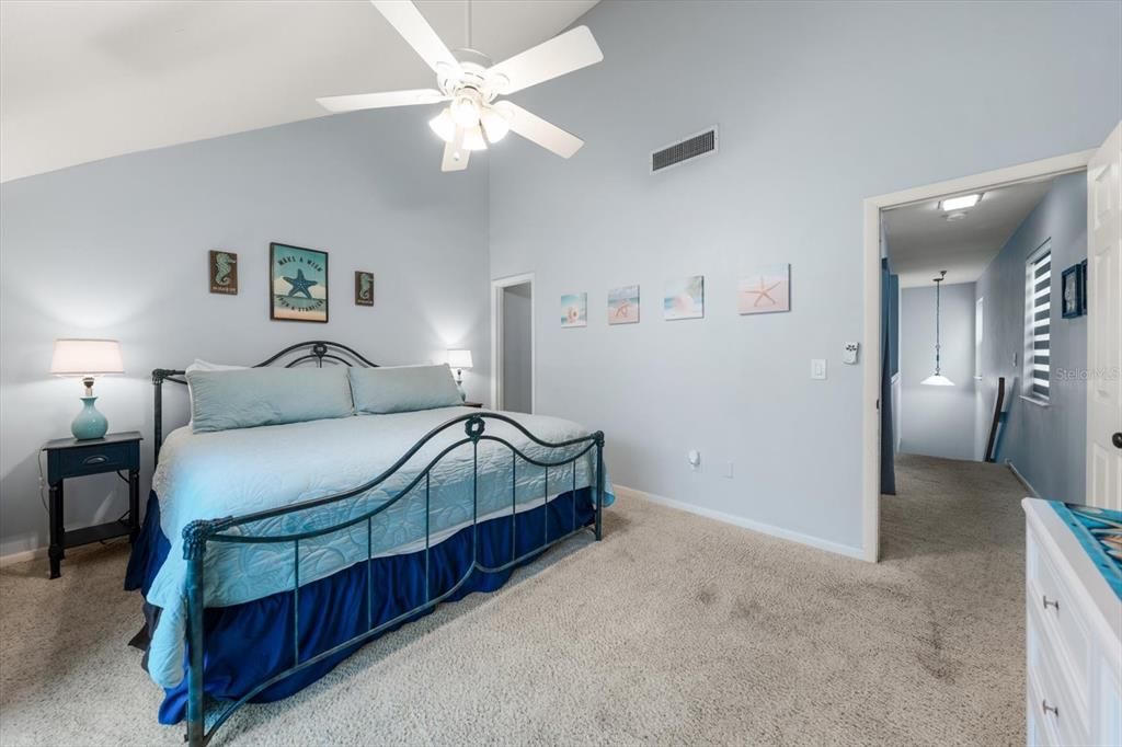 For Sale: $650,000 (2 beds, 2 baths, 1162 Square Feet)