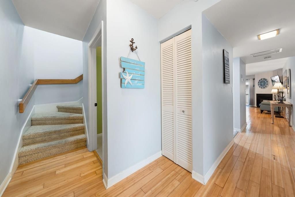 For Sale: $650,000 (2 beds, 2 baths, 1162 Square Feet)