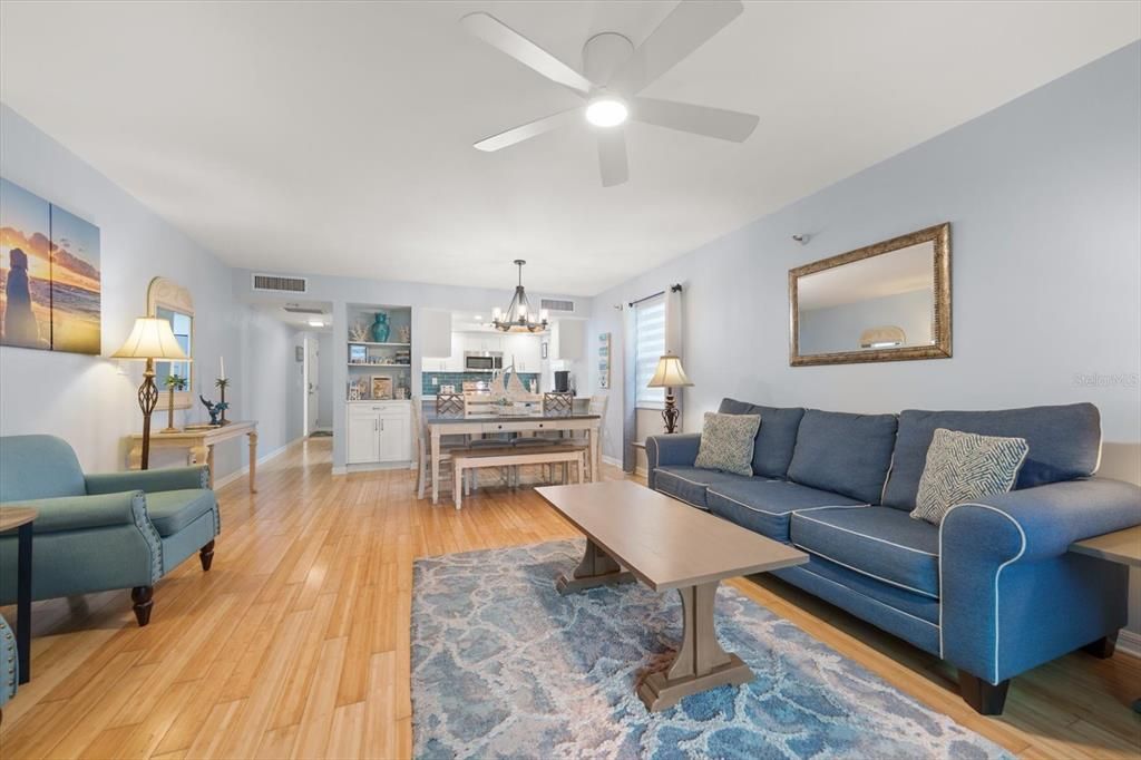 For Sale: $650,000 (2 beds, 2 baths, 1162 Square Feet)