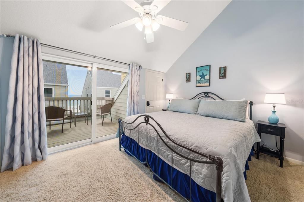 For Sale: $650,000 (2 beds, 2 baths, 1162 Square Feet)