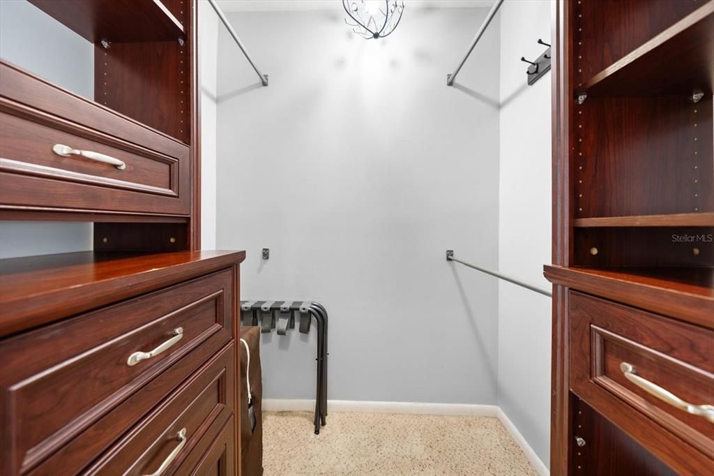 For Sale: $650,000 (2 beds, 2 baths, 1162 Square Feet)