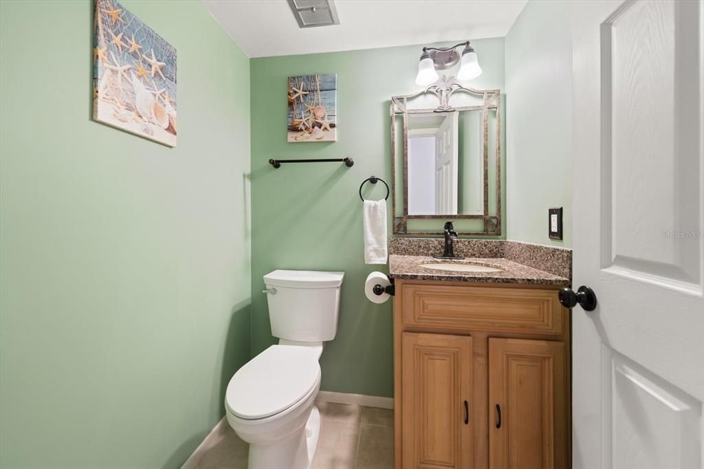 For Sale: $650,000 (2 beds, 2 baths, 1162 Square Feet)