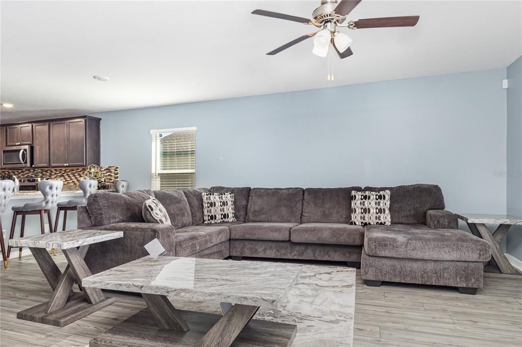 For Rent: $2,300 (4 beds, 2 baths, 1869 Square Feet)