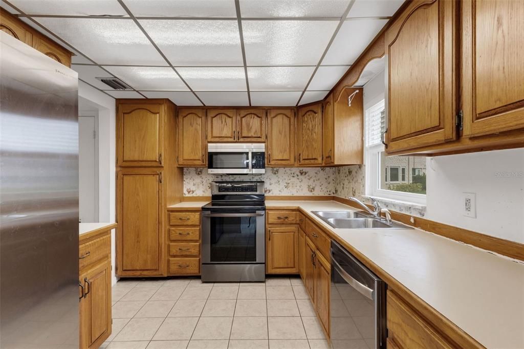 На продажу: $164,500 (2 спален, 1 ванн, 1285 Квадратных фут)