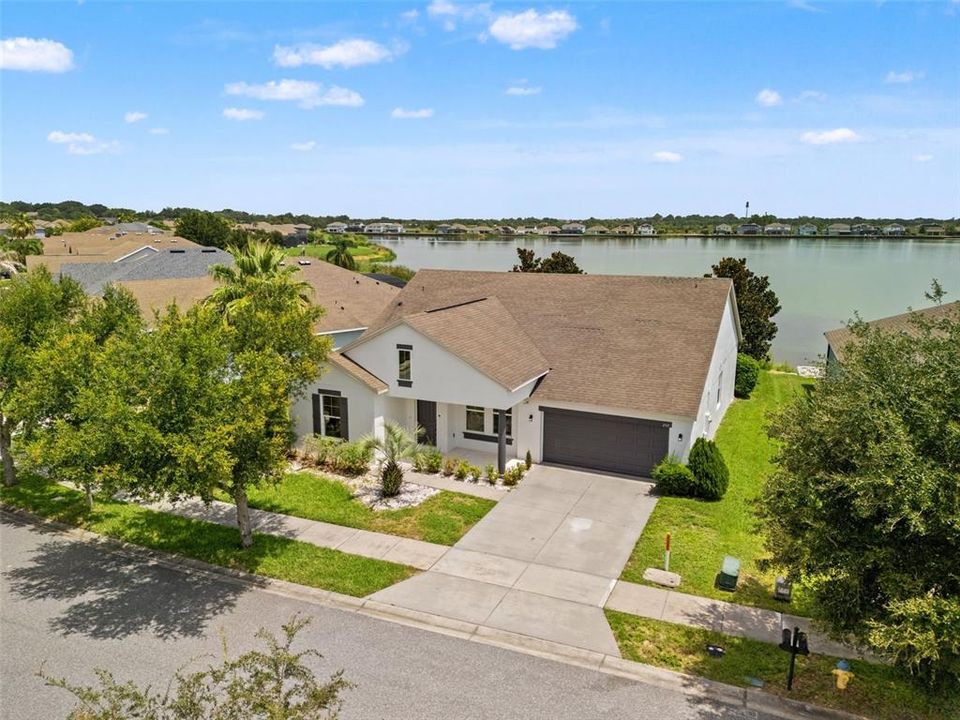 For Sale: $549,900 (3 beds, 2 baths, 2047 Square Feet)