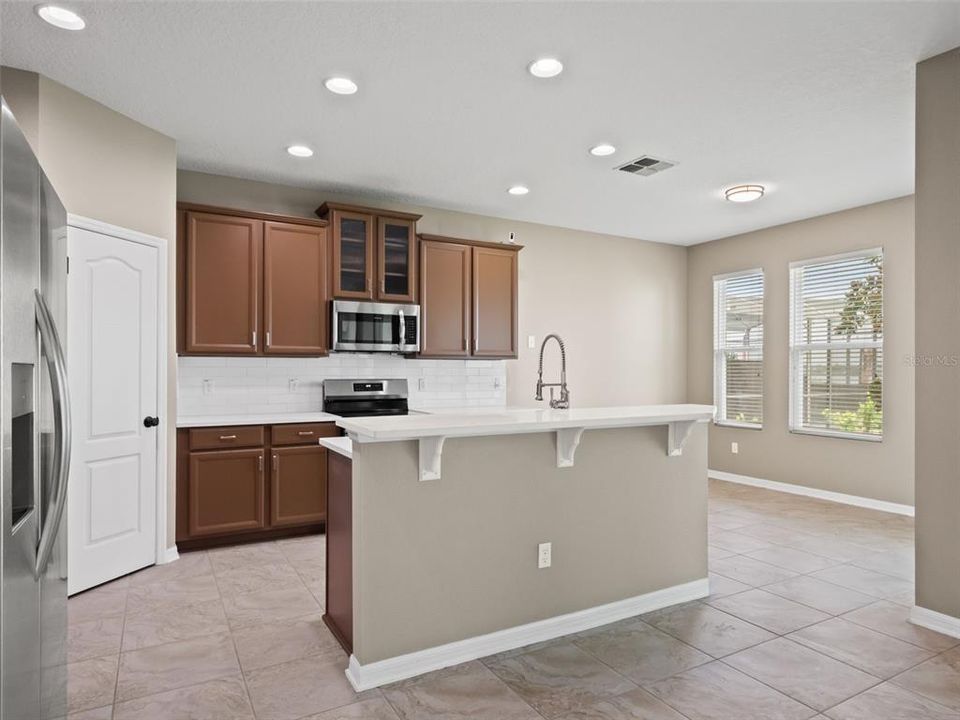 For Sale: $549,900 (3 beds, 2 baths, 2047 Square Feet)