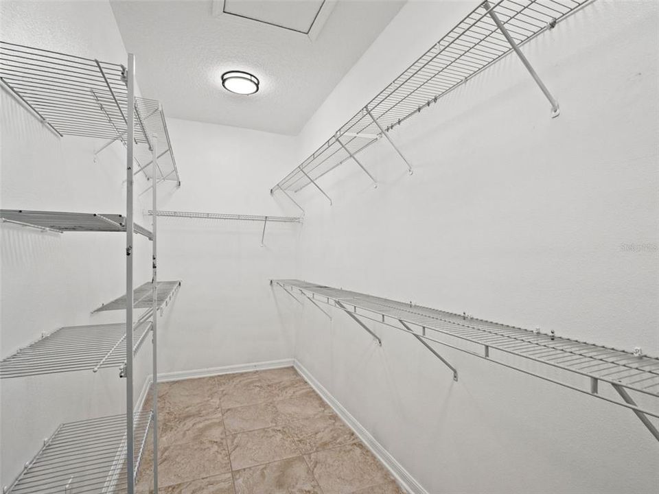For Sale: $549,900 (3 beds, 2 baths, 2047 Square Feet)