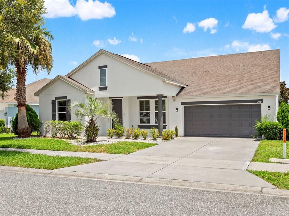 For Sale: $549,900 (3 beds, 2 baths, 2047 Square Feet)