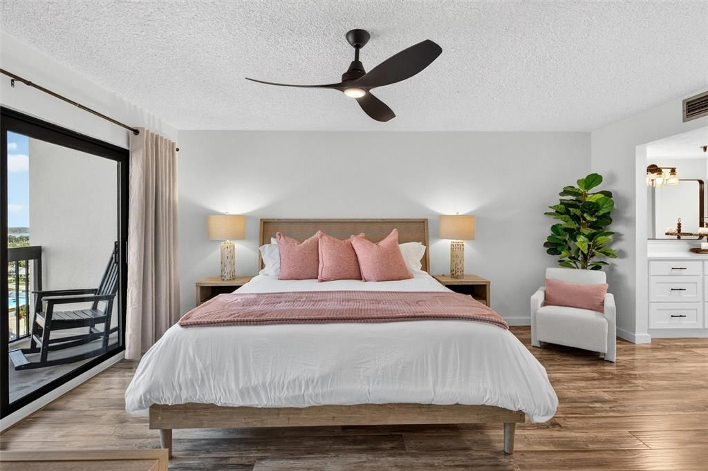 For Sale: $299,000 (1 beds, 1 baths, 767 Square Feet)