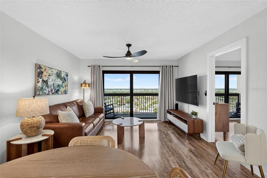 For Sale: $299,000 (1 beds, 1 baths, 767 Square Feet)
