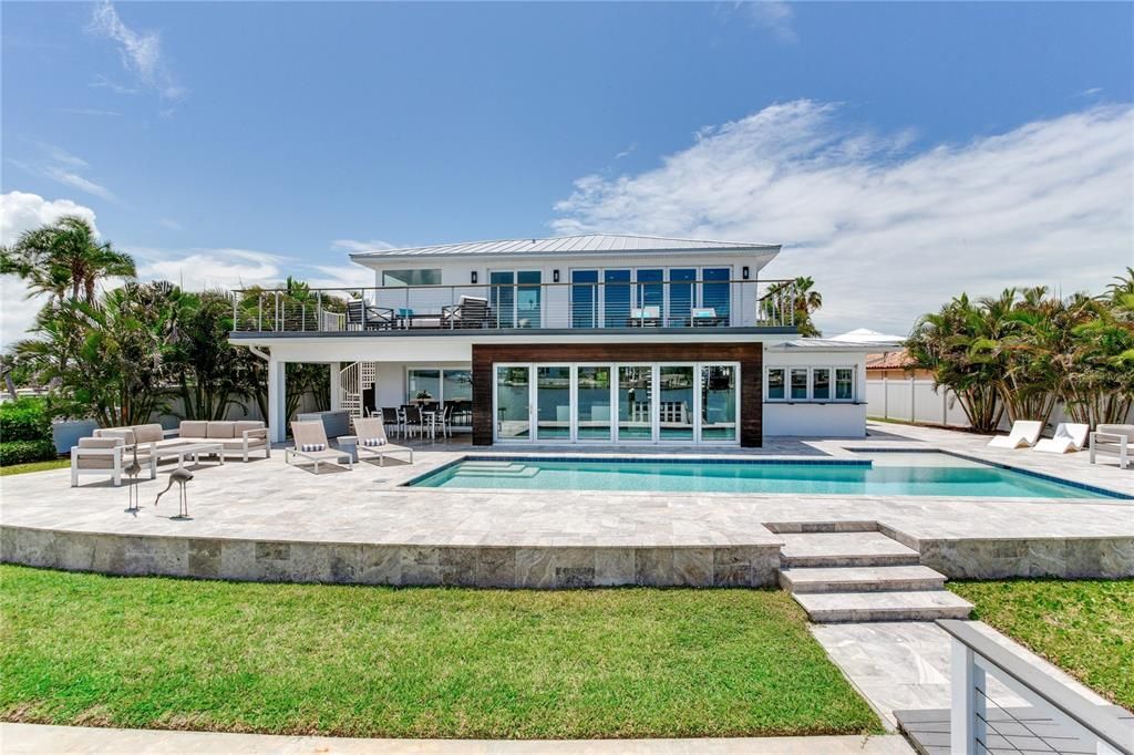 En Venta: $2,100,000 (3 camas, 3 baños, 2620 Pies cuadrados)