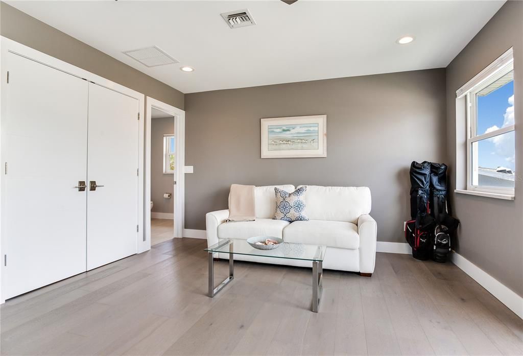 For Sale: $2,100,000 (3 beds, 3 baths, 2620 Square Feet)