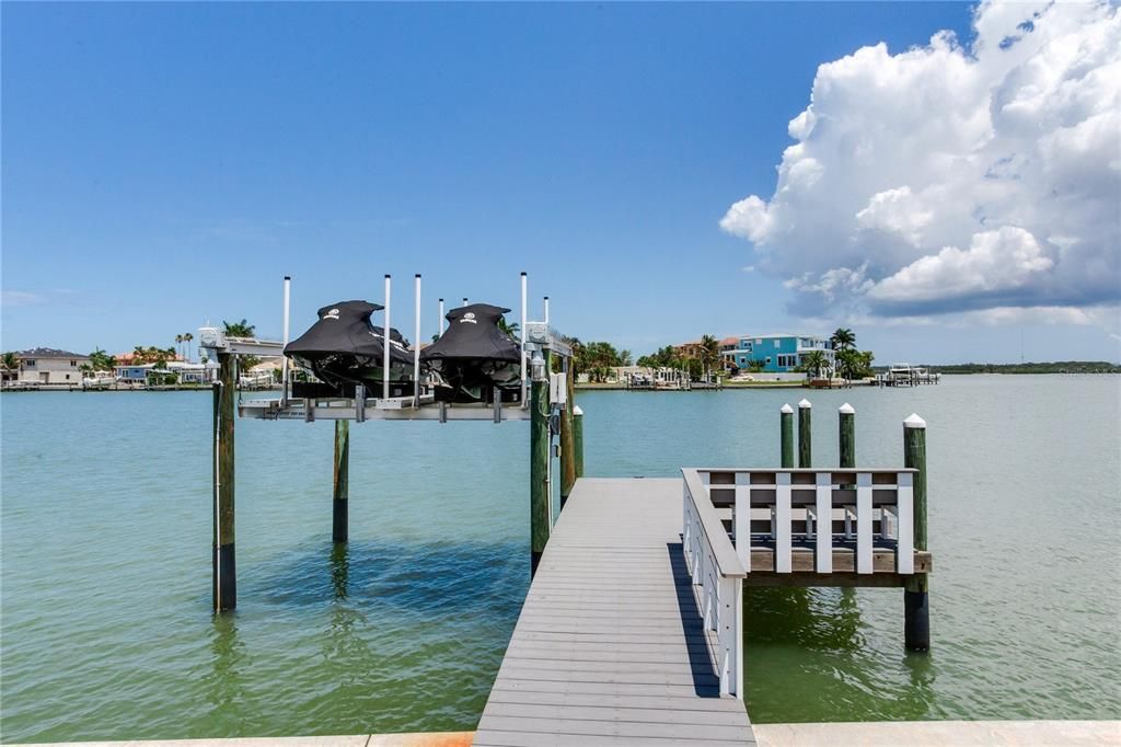 For Sale: $2,100,000 (3 beds, 3 baths, 2620 Square Feet)
