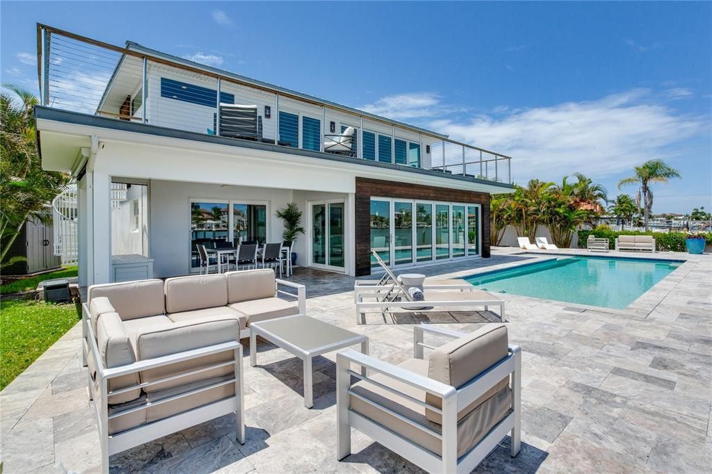 En Venta: $2,100,000 (3 camas, 3 baños, 2620 Pies cuadrados)