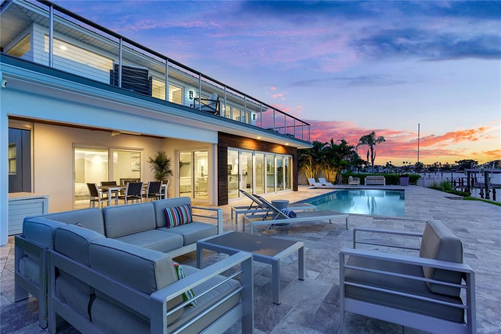 En Venta: $2,100,000 (3 camas, 3 baños, 2620 Pies cuadrados)