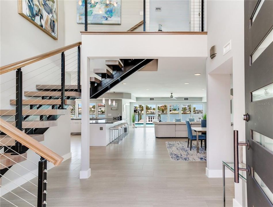 En Venta: $2,100,000 (3 camas, 3 baños, 2620 Pies cuadrados)