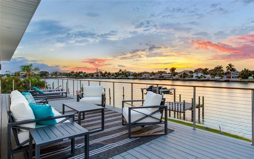 En Venta: $2,100,000 (3 camas, 3 baños, 2620 Pies cuadrados)