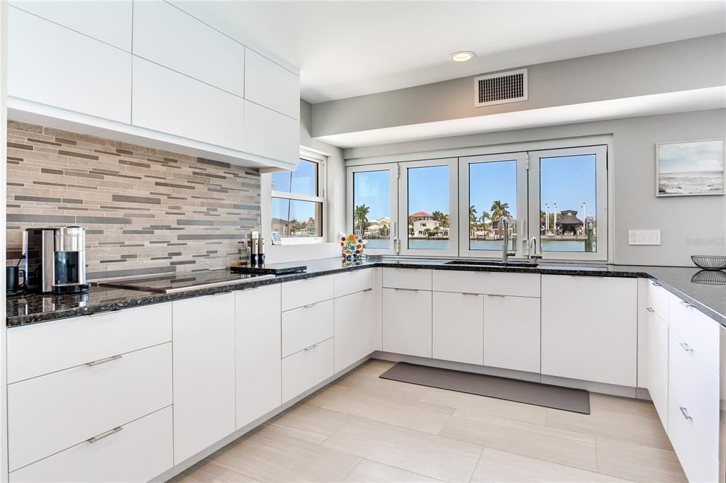 En Venta: $2,100,000 (3 camas, 3 baños, 2620 Pies cuadrados)