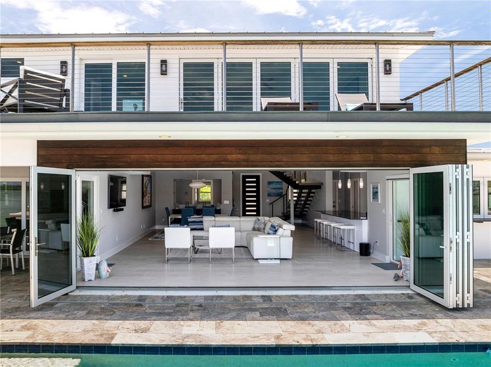 En Venta: $2,100,000 (3 camas, 3 baños, 2620 Pies cuadrados)