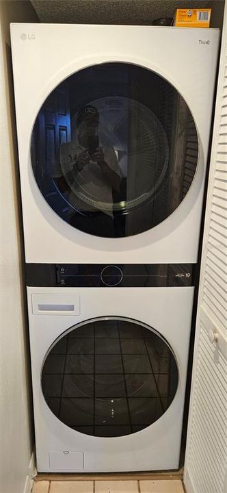 На продажу: $160,000 (2 спален, 2 ванн, 978 Квадратных фут)