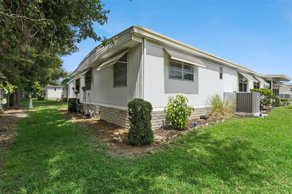 For Sale: $135,000 (2 beds, 2 baths, 1352 Square Feet)