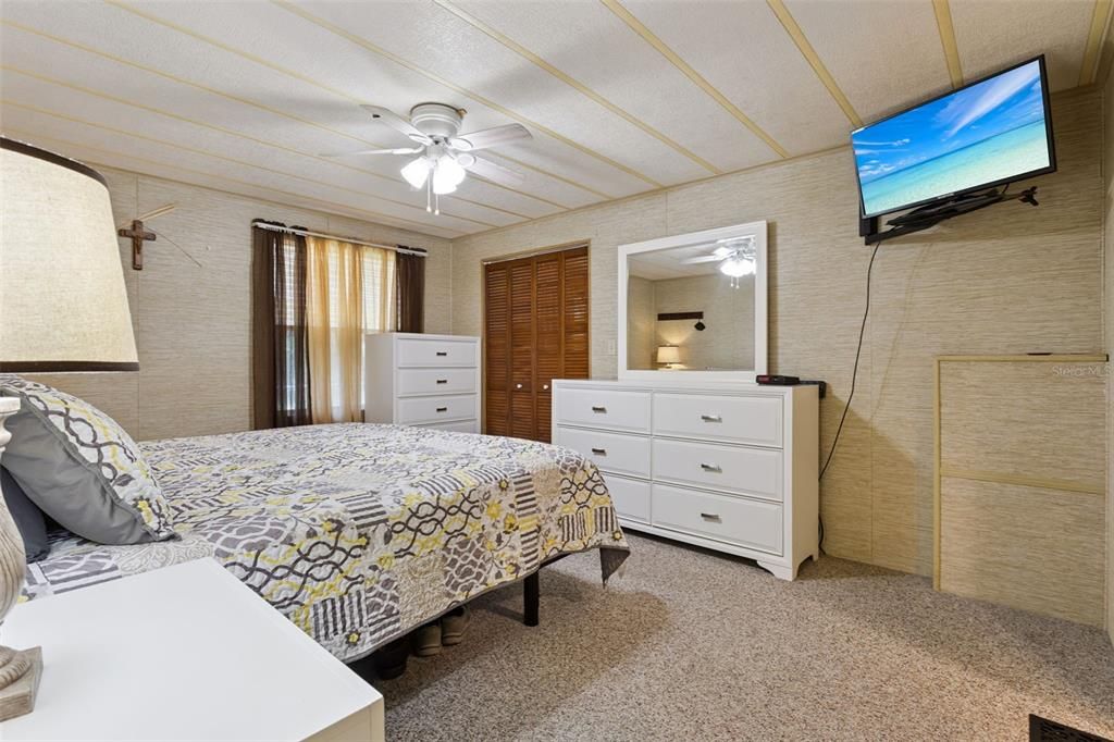 For Sale: $135,000 (2 beds, 2 baths, 1352 Square Feet)