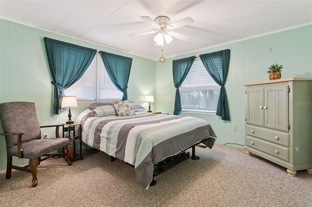 For Sale: $135,000 (2 beds, 2 baths, 1352 Square Feet)