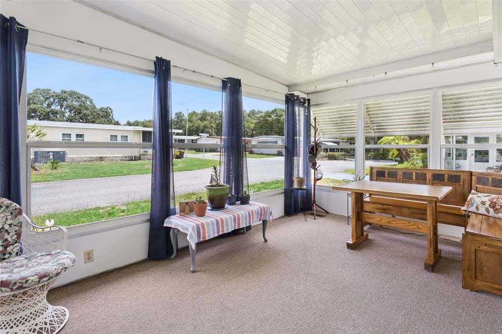 For Sale: $135,000 (2 beds, 2 baths, 1352 Square Feet)