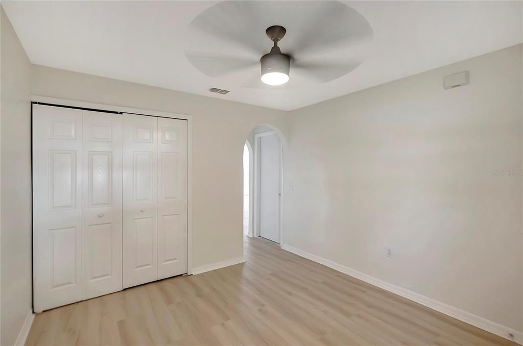 En Venta: $309,900 (4 camas, 3 baños, 2151 Pies cuadrados)