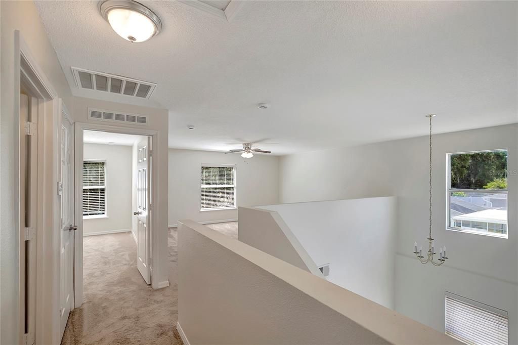En Venta: $309,900 (4 camas, 3 baños, 2151 Pies cuadrados)