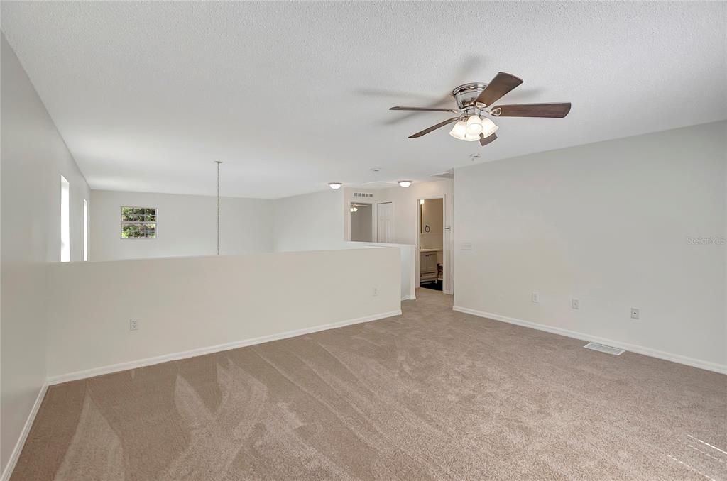 En Venta: $309,900 (4 camas, 3 baños, 2151 Pies cuadrados)